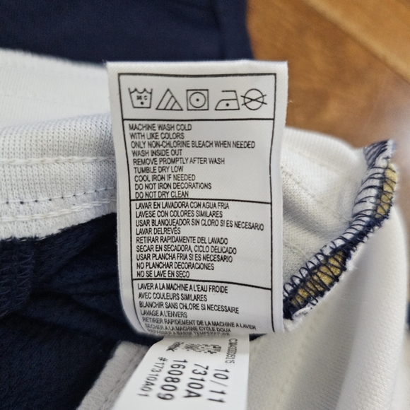 NWT: Notre Dame hockey jersey size S - Picture 5 of 16